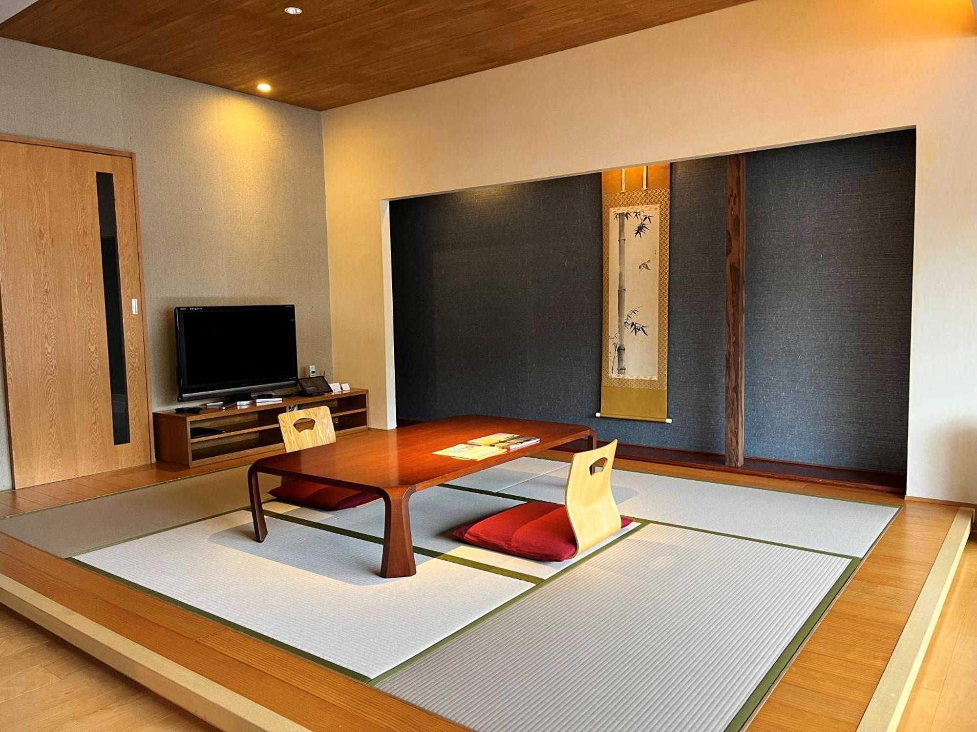 Itsukushima Iroha Hotell Hatsukaichi Exteriör bild